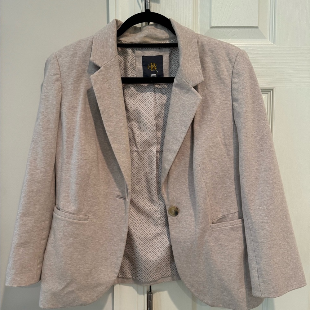 Banana republic cropped blazer. 95% cotton and 5% spandex.